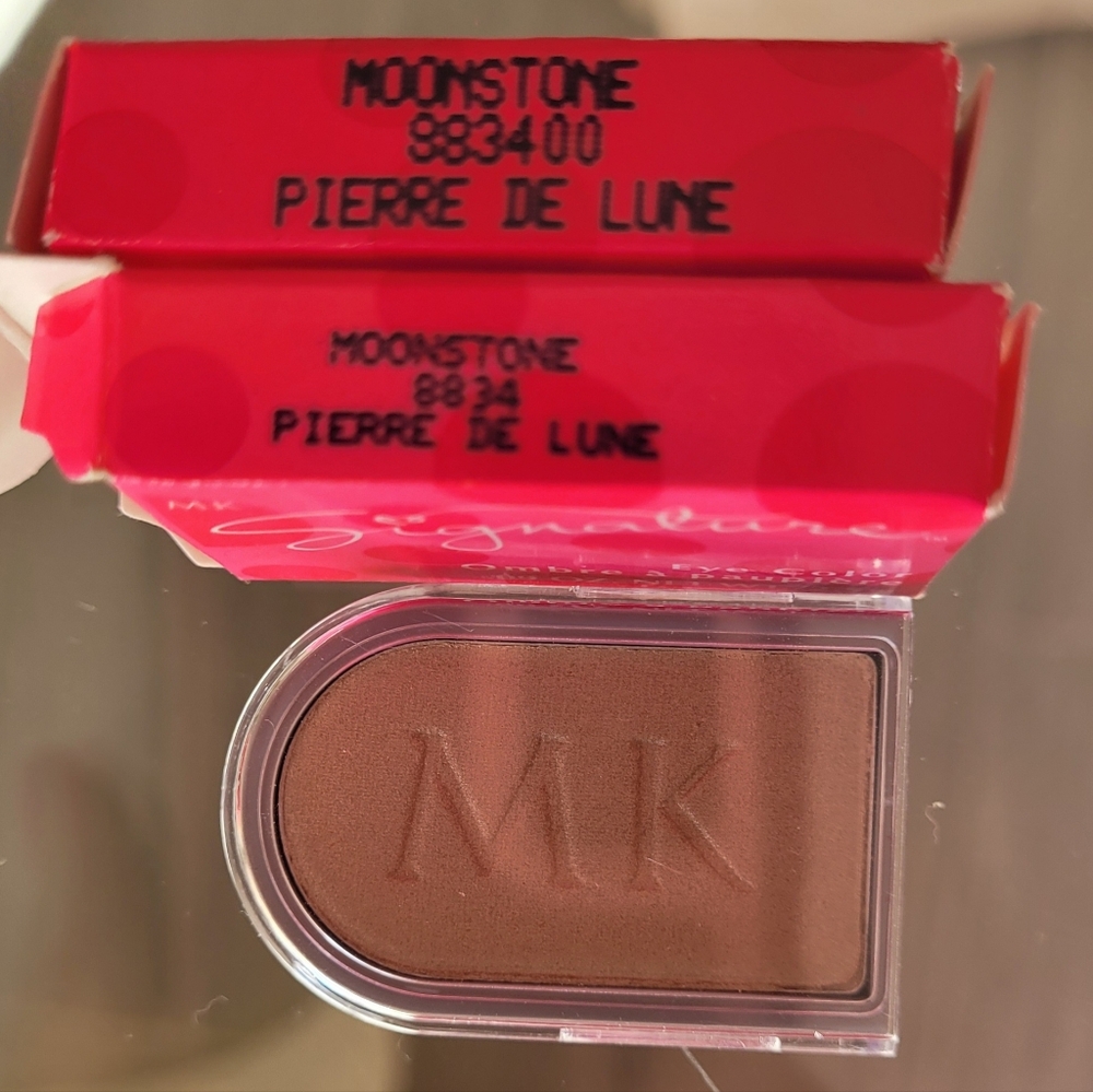 NIB MARY KAY Moonstone EYESHADOW. 2 AVAILABLE
